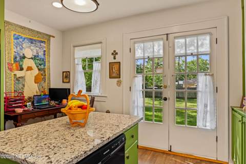 3526 Dellwood Avenue, Jacksonville FL - photo 15 of 43