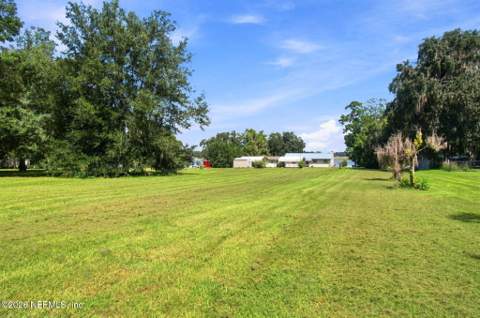 920 Read Avenue, Crescent City FL - photo 6 of 52