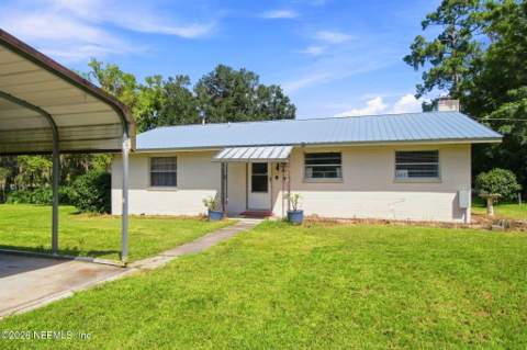 920 Read Avenue, Crescent City FL - photo 11 of 52