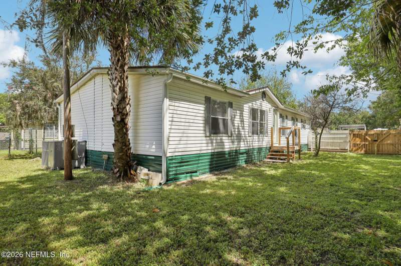 3 bedroom Mobile Home at 3602 Bowden Circle, Tiger Hole, Jacksonville — photo 3