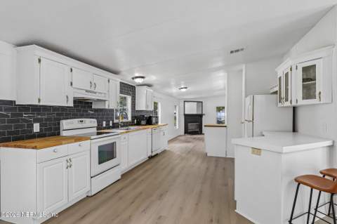 3602 Bowden Circle, Jacksonville FL - photo 17 of 44