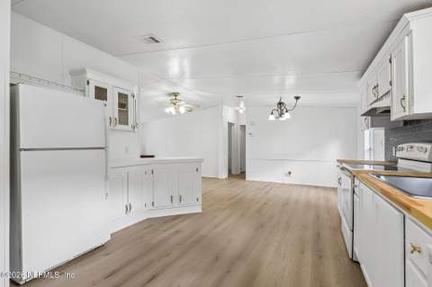 3602 Bowden Circle, Jacksonville FL - photo 19 of 44
