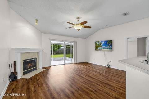 9435 Prosperity Lake Drive, Jacksonville FL - photo 15 of 41