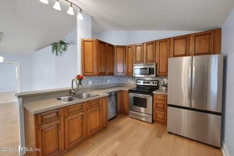 1897 Ocean Pond Drive, Jacksonville Beach FL - photo 11 of 32