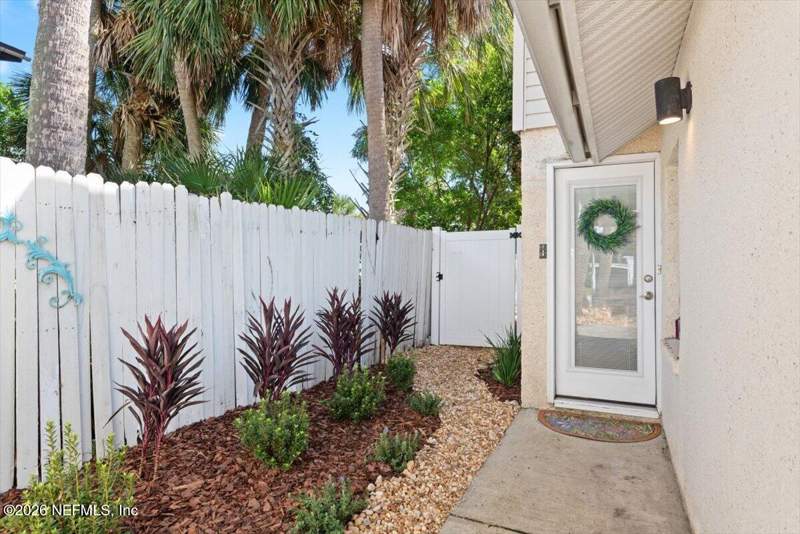 4 bedroom Single Family Residence at 2111-2113 3rd Street, Jax Beach Park, Neptune Beach — photo 3