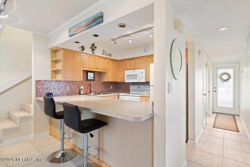 4 bedroom Single Family Residence at 2111-2113 3rd Street, Jax Beach Park, Neptune Beach — photo 4