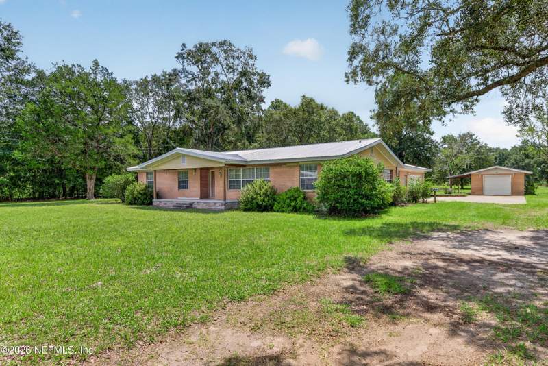 4 bedroom Single Family Residence at 6824 James Britt Road, Glen St. Mary, Glen St. Mary — photo 5