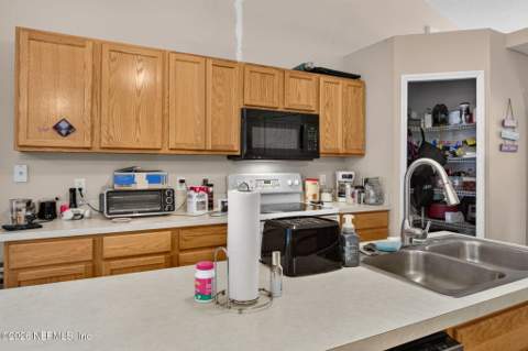 3196 Shadow Creek Road, Jacksonville FL - photo 24 of 40