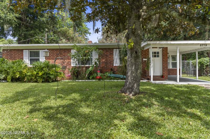 3 bedroom Single Family Residence at 5779 Lake Lucina Drive, Lake Lucina, Jacksonville — photo 2