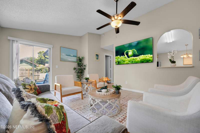 3 bedroom Single Family Residence at 905 Gavagan Road, Cypress Creek, Jacksonville — photo 2