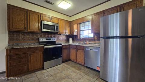 1017 Pineview Circle, Live Oak FL - photo 10 of 18