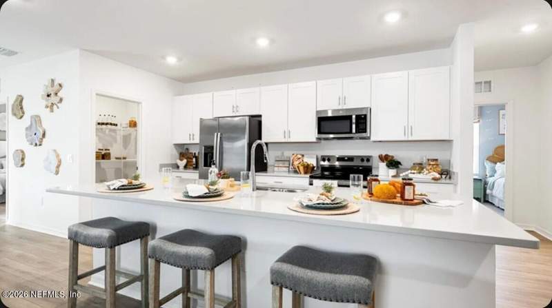 4 bedroom Single Family Residence at 8166 Archibald Terrace, Coopers Meadows, Jacksonville — photo 2