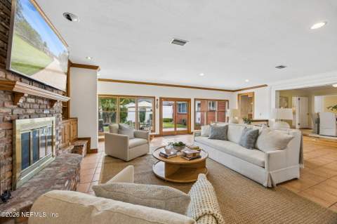 4737 Exeter Lane, Jacksonville FL - photo 8 of 36