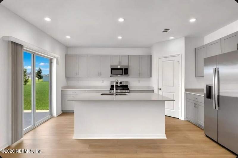 4 bedroom Single Family Residence at 8178 Archibald Terrace, Coopers Meadows, Jacksonville — photo 2