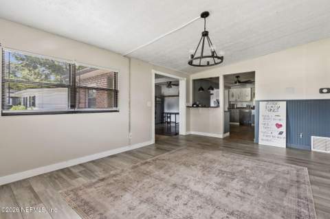 11486 Inez Drive, Jacksonville FL - photo 11 of 47
