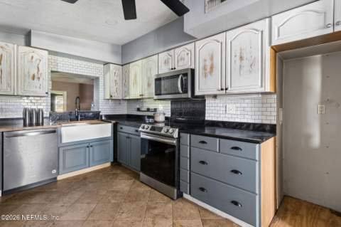 11486 Inez Drive, Jacksonville FL - photo 15 of 47
