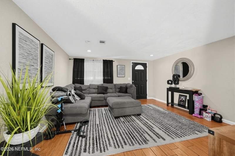 3 bedroom Single Family Residence at 6249 Barry Drive, Lake Park Estates, Jacksonville — photo 5