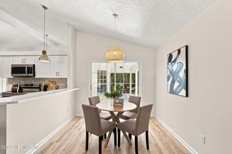 5312 Blue Pacific Drive, Jacksonville FL - photo 13 of 42
