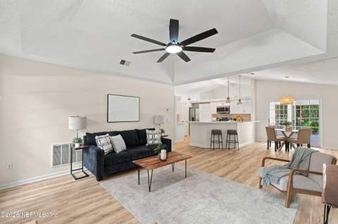 5312 Blue Pacific Drive, Jacksonville FL - photo 16 of 42
