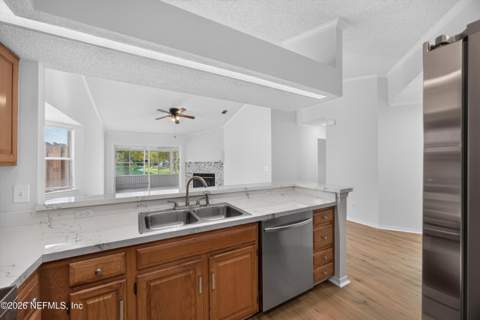 8047 Mactavish Way, Jacksonville FL - photo 19 of 35