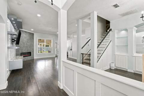 5625 Baxter Lake Drive, Jacksonville FL - photo 8 of 47