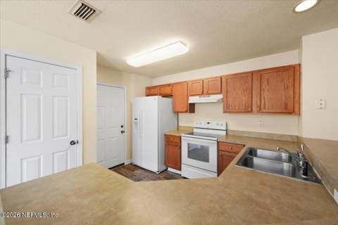 8550 Argyle Business Loop #108, Jacksonville FL - photo 14 of 43