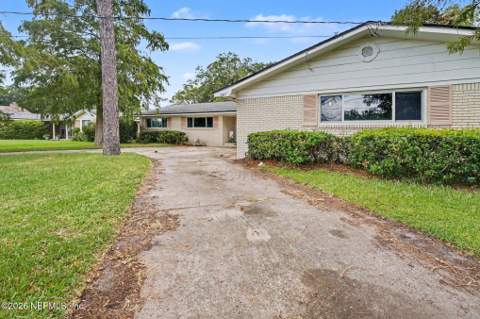 7245 Sandy Bluff Drive, Jacksonville FL - photo 7 of 32