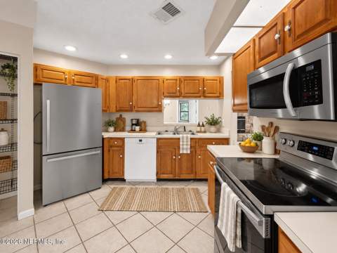 11548 Ashley Manor Way, Jacksonville FL - photo 18 of 87