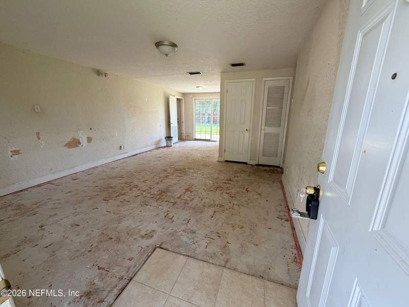4 bedroom Single Family Residence at 10905 Player Road, Highlands, Jacksonville — photo 3