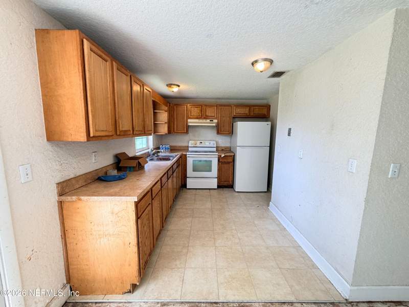 4 bedroom Single Family Residence at 10905 Player Road, Highlands, Jacksonville — photo 5