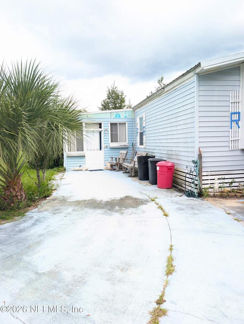 2 bedroom Mobile Home at 116 Cordell Avenue #A, Interlachen Lakes Estates, Interlachen — photo 2