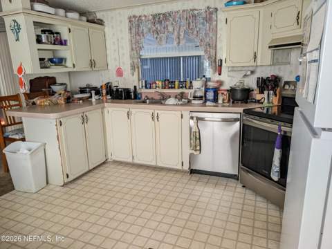 116 Cordell Avenue #A, Interlachen FL - photo 6 of 21
