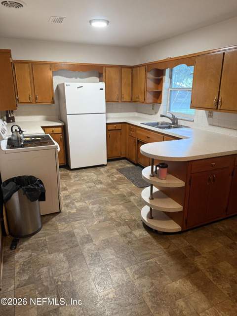240 SW Pecan Street, Keystone Heights FL - photo 10 of 17