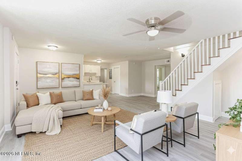 4 bedroom Single Family Residence at 4571 Park Street, Glenwood, Jacksonville — photo 2