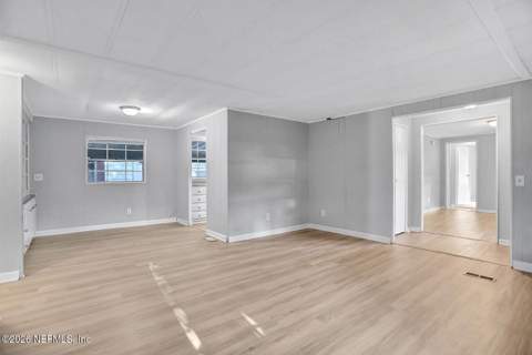 7604 Sunwood Drive, Jacksonville FL - photo 9 of 34