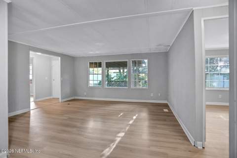 7604 Sunwood Drive, Jacksonville FL - photo 10 of 34