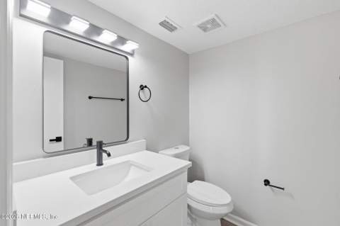 2219 Broadwater Drive, Jacksonville FL - photo 11 of 58