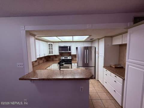 8323 Century Point Drive, Jacksonville FL - photo 13 of 29