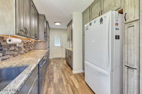 7068 Oakridge Drive, Glen St. Mary FL - photo 8 of 45