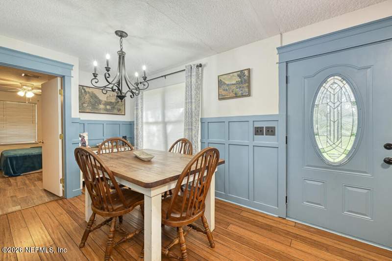 3 bedroom Single Family Residence at 7068 Oakridge Drive, Glen St Mary, Glen St. Mary — photo 3
