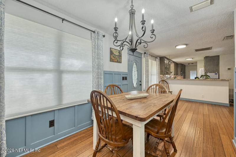3 bedroom Single Family Residence at 7068 Oakridge Drive, Glen St Mary, Glen St. Mary — photo 5