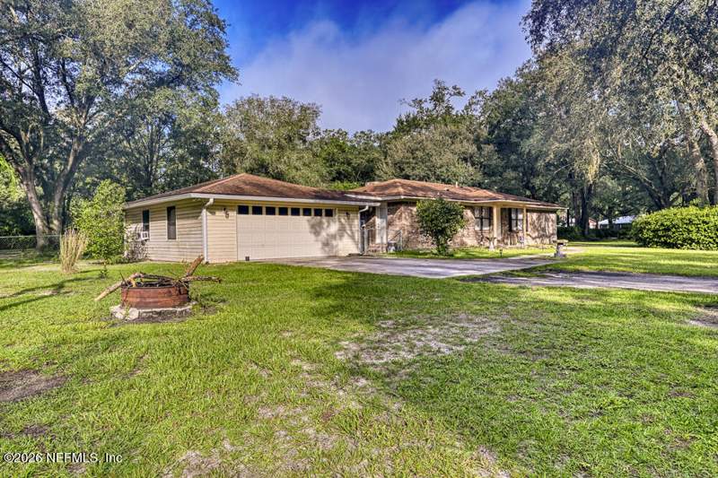 3 bedroom Single Family Residence at 7068 Oakridge Drive, Glen St Mary, Glen St. Mary — photo 2