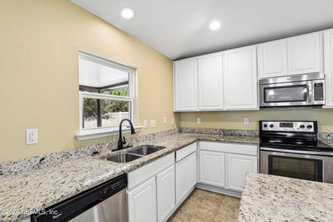 7558 GROSSMAN Court, Jacksonville FL - photo 14 of 34