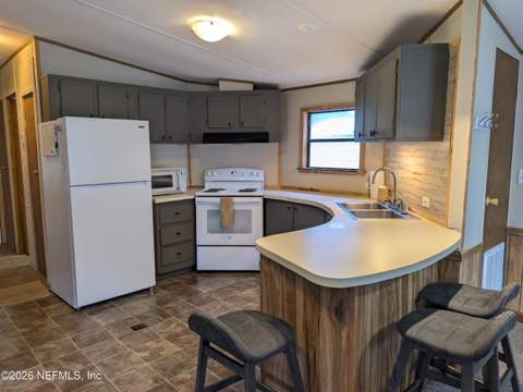 120 Reaves Avenue, Interlachen FL - photo 7 of 26