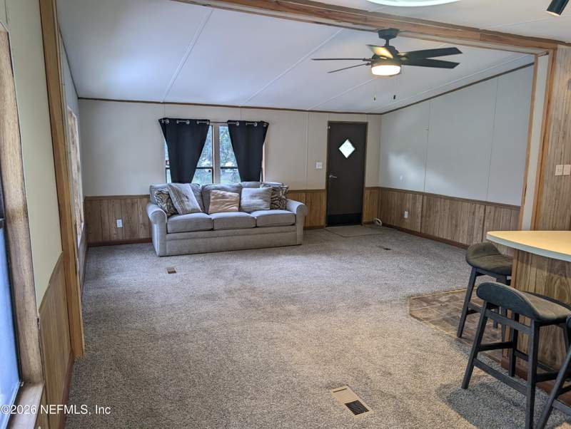 2 bedroom Mobile Home at 120 Reaves Avenue, Interlachen Lakes Estates, Interlachen — photo 3