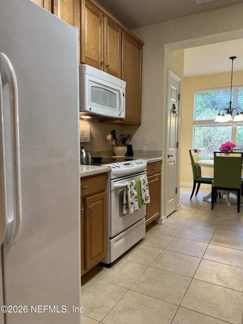 8601 Little Swift Circle #30-F, Jacksonville FL - photo 13 of 33