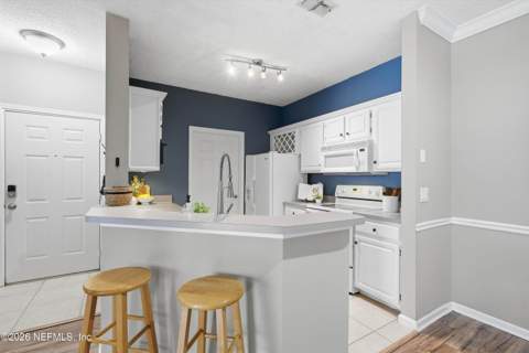 10000 Gate Parkway #1824, Jacksonville FL - photo 10 of 33