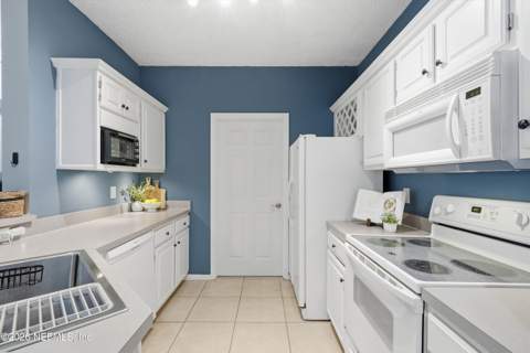 10000 Gate Parkway #1824, Jacksonville FL - photo 9 of 33