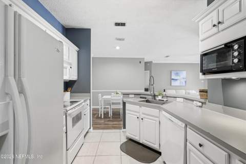 10000 Gate Parkway #1824, Jacksonville FL - photo 11 of 33
