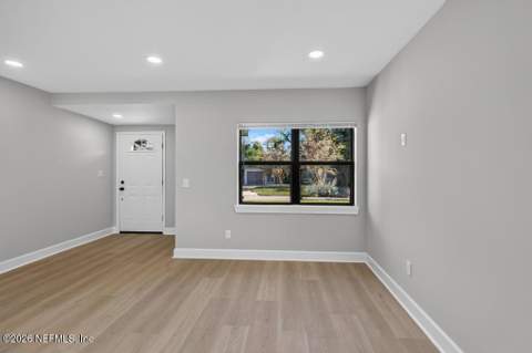 6750 Sans Souci Road, Jacksonville FL - photo 10 of 43